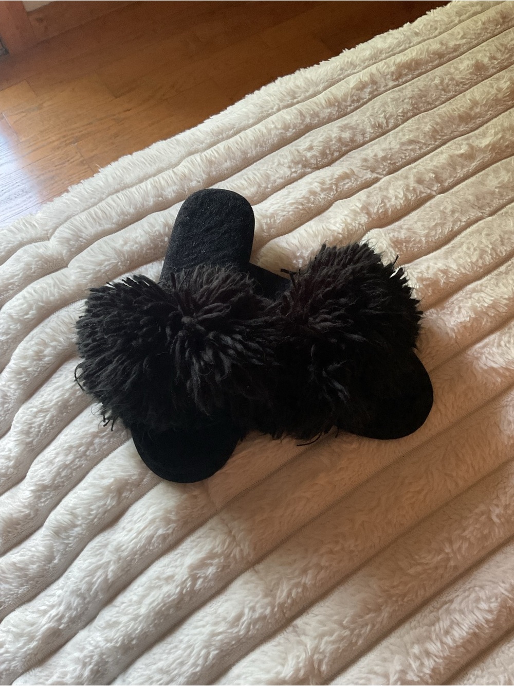 Plush Fuzzy Black Slide Slippers